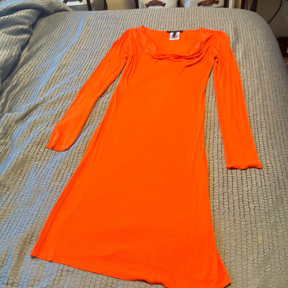 Beautiful burnt, orange, BCBG dress summer spring formfitting. Do.